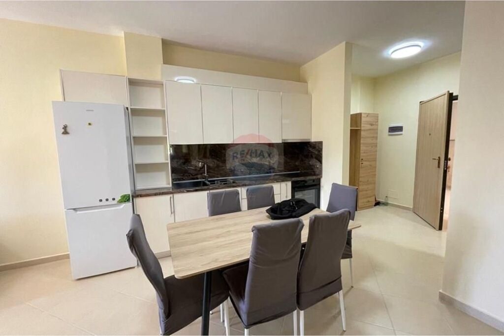 Apartament 2+1 me qera , Uji i Ftohte