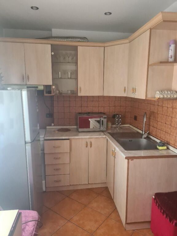 Apartament 1+ per qera Medreseja !