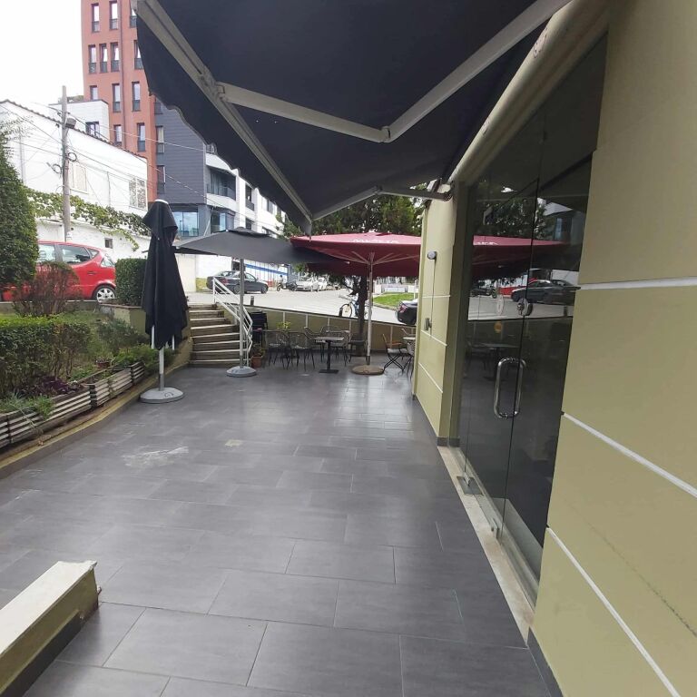 SHITET  LOKALI, TIRANE , Prane Qytet Studentit