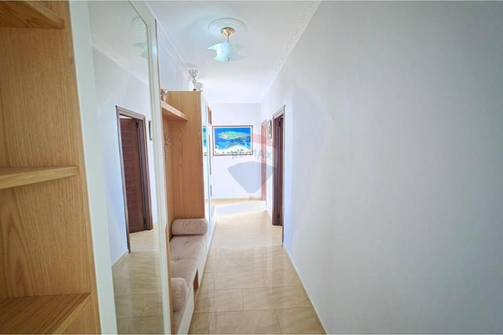 Apartament 2+1 me qera , Lumgomare