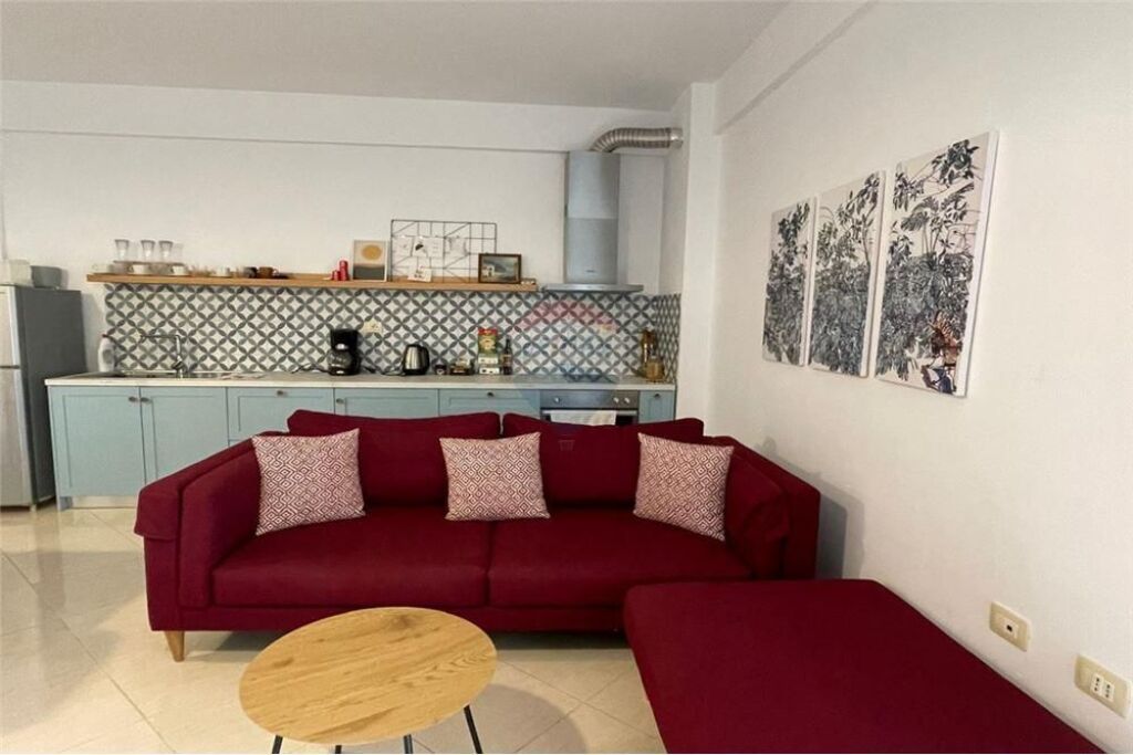 Apartament 2+1 me qera , Rruga e Re