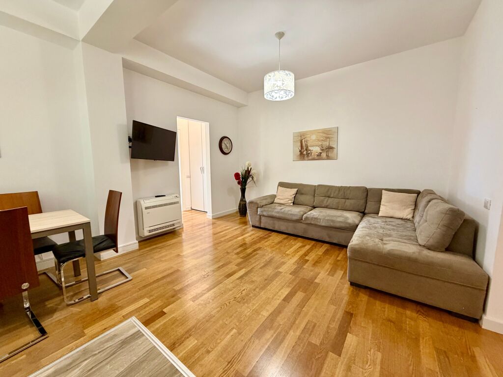 Apartament 2+1 + Post Parkimi për Qira