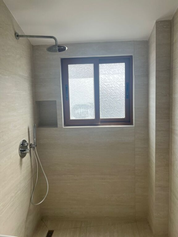 🏢Selite,prane Universitetit “Marlin Barleti”jepet me qera apartament 3+1,55,000Leke