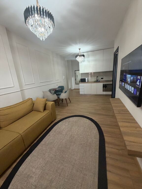 Jepet me qira apartament 2+1 në Rruga e Kavajës, Tiranë.