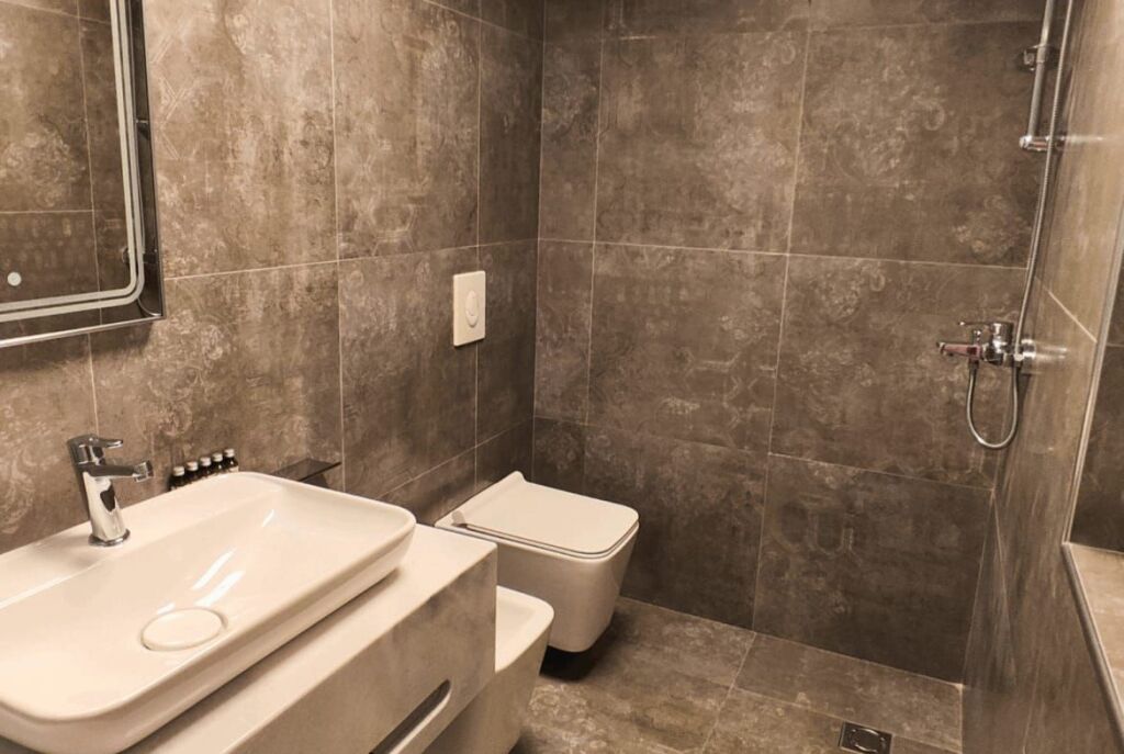 VILE PER SHITJE TEK LIQENI  I FARKES