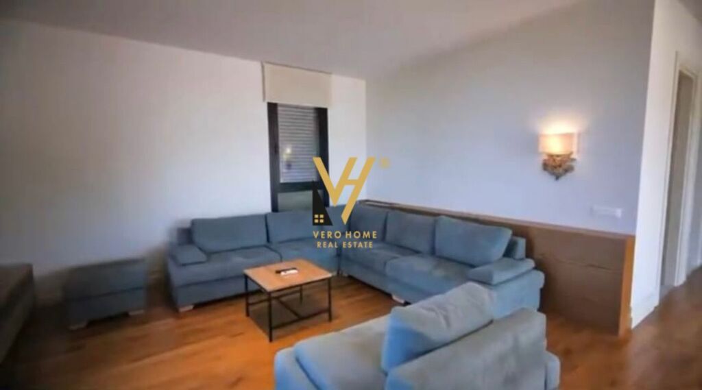 SHITET TRUALL+VILE 2 KATESHE TE KODRA KUQE,PASKUQAN 1.200.000 EURO