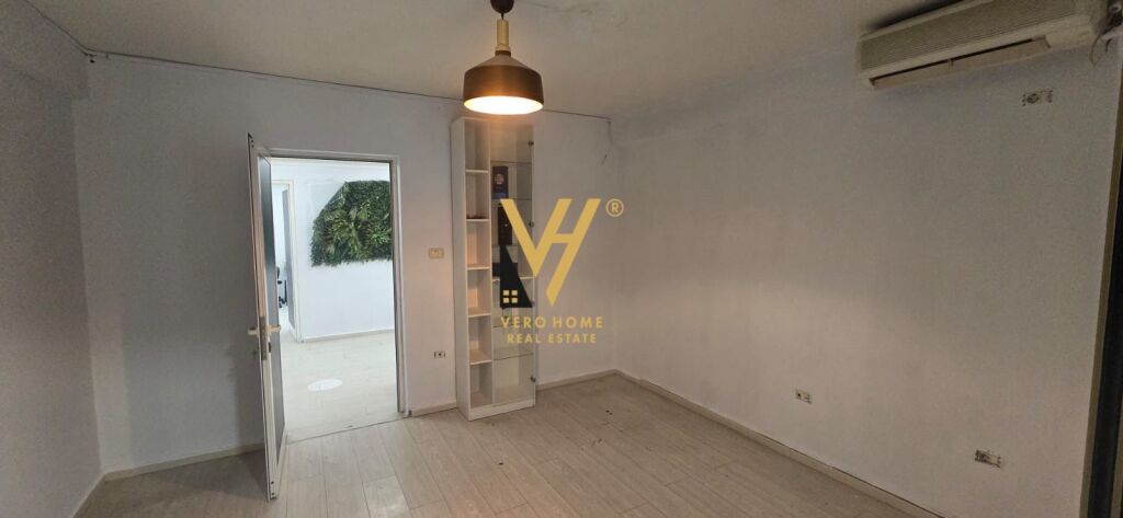 JEPET ZYRE 120 M2 ME QERA TE SHESHI WILLSON 850 EURO