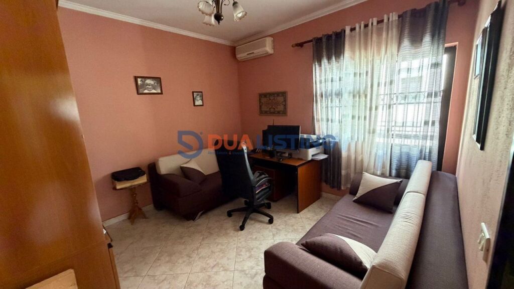 Shitet vilë 3-katëshe në Rrugën Albanopol, Don Bosko