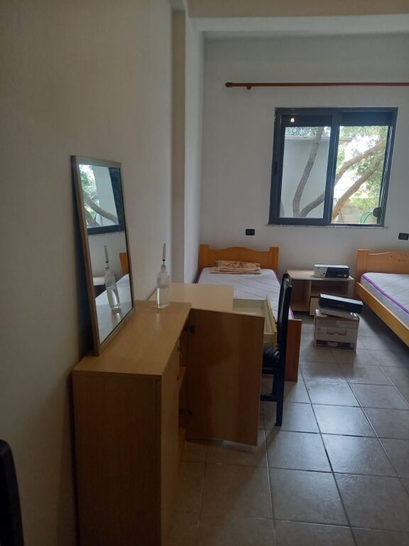 Jepet me qera 1+1 350 L inxhinjeria e ndertimit