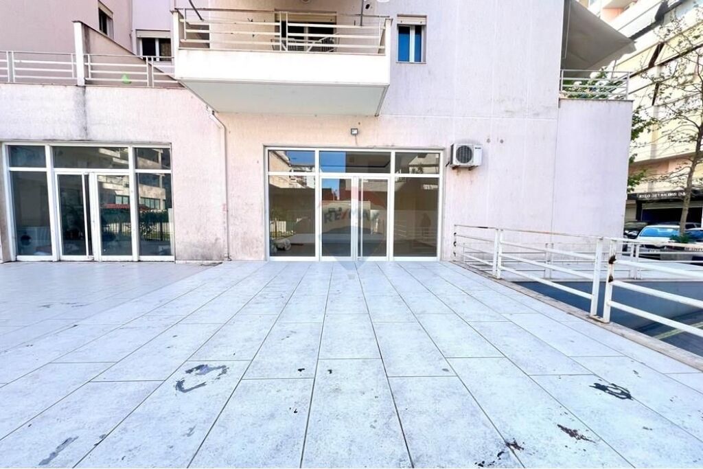 Dyqan me qera , Albano &amp; Romina