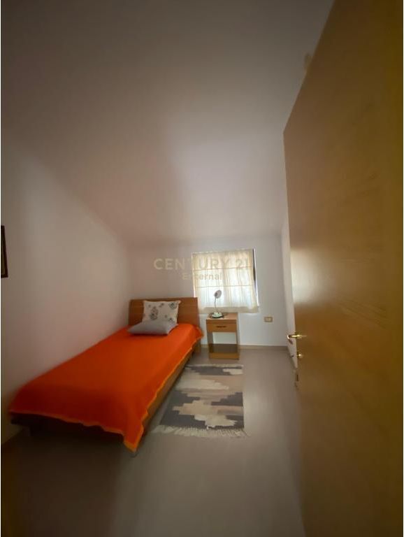 APARTAMENT 3+1+POST PARKIMI ME QIRA TEK KRISTAL CENTER