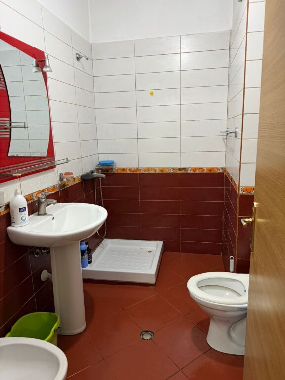 Apartament 1+1 qera , Astir