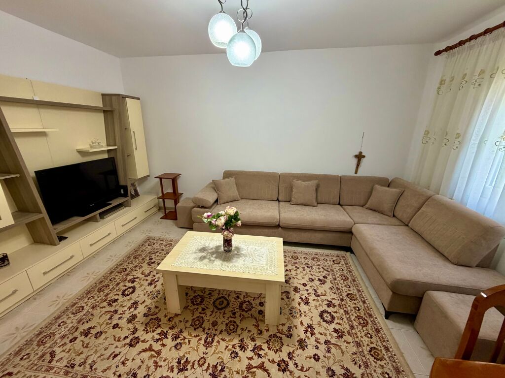 APARTAMENT 2+1 ME QIRA ,KOMBINAT