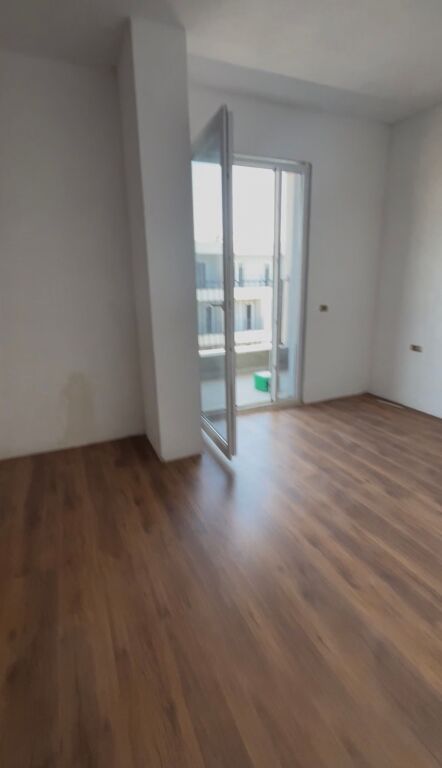 Shitet Apartament 1+1 Univers City