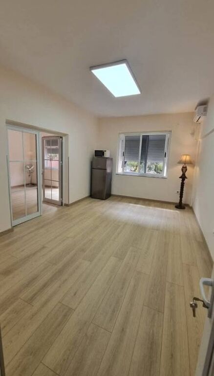 AMBIENT BIZNESI ME QIRA PER ZYRA - MINE PEZA, TIRANE