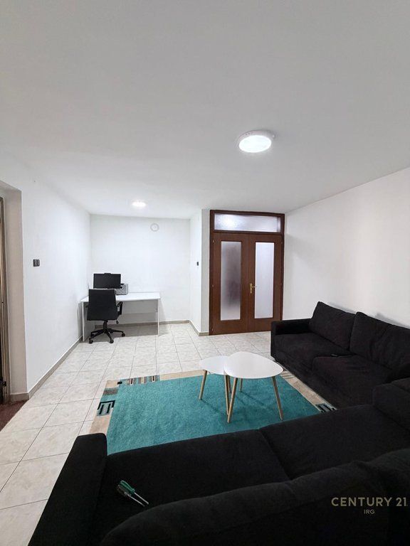 Jepet apartament 2+1+2 me qira prane Shkolles Baletit!
