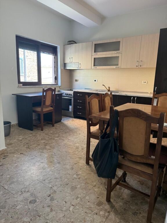 Apartament per shitje 2+1 te Xhamlliku