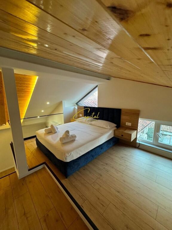 HOTEL ME QIRA 300 M2 QENDER 750.000 EURO
