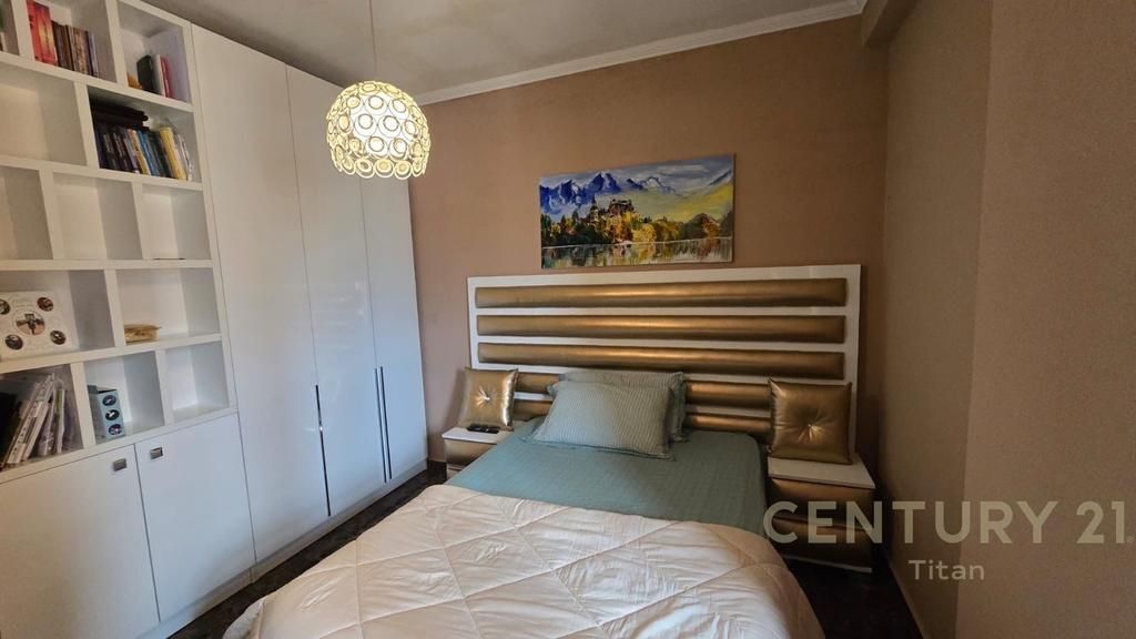 Vendesi in vendita 2+1 vicino a Vila L 2021, Astir