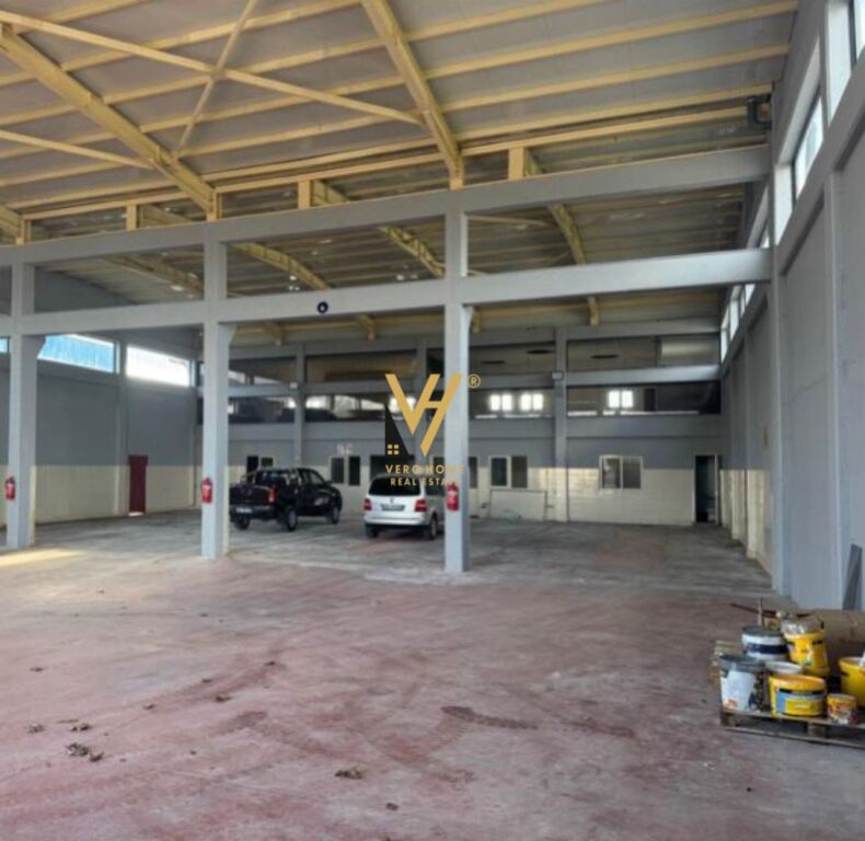 JEPET KAPANON 3.200 M2 ME QERA NE FUSHE KRUJE 3.200 EURO