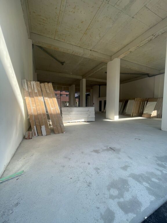 Jepet me Qira Ambient Komercial – Paskuqan, Rezidenca Platinium 1