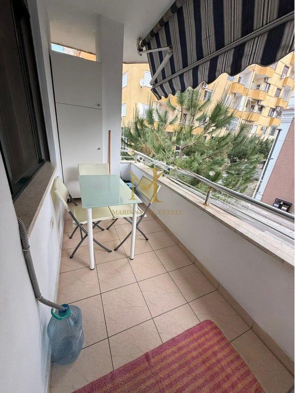 Apartament 1+1 me qera tek shkembi Kavajes !
