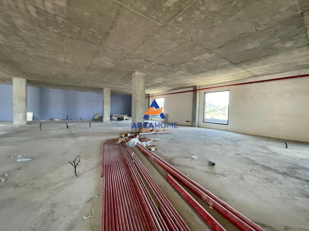 BUSINESS PREMISES / OFFICE FOR RENT 830M2 "TEK TEG" 16000 EURO
