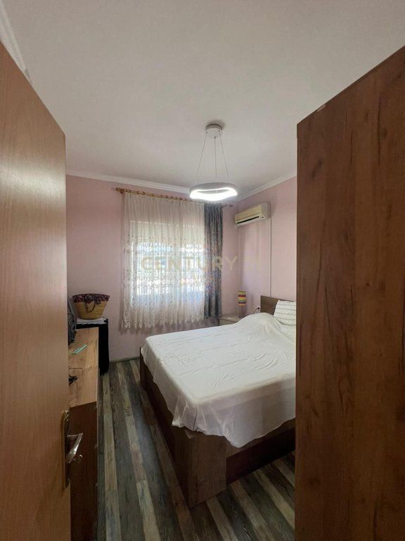 Jepet me qera apartament 2+1 shume prane detit ne Golem , Durres!!