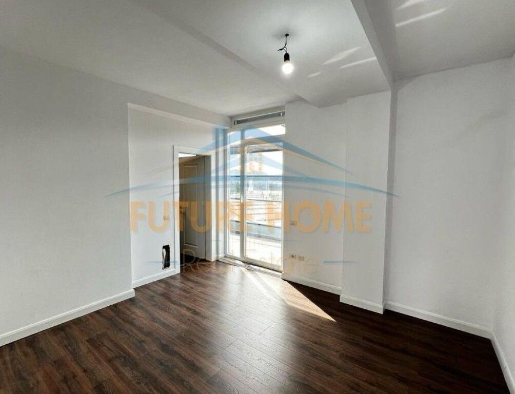 In vendita, appartamento 2+1+2 posti auto, Sauk, vicino al Ristorante Xibraku, Tirana.