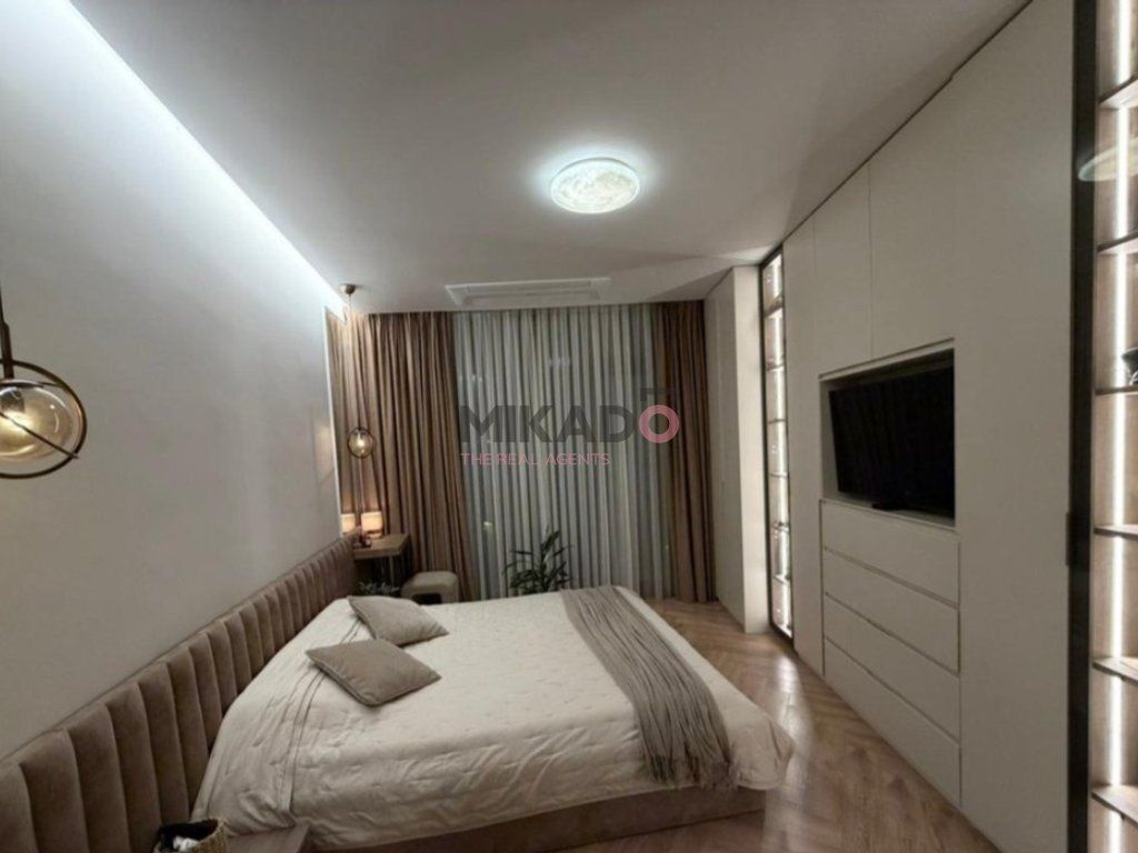 Shitet Apartament 3+1tek Lake View Residence, RRuga Kosovareve!