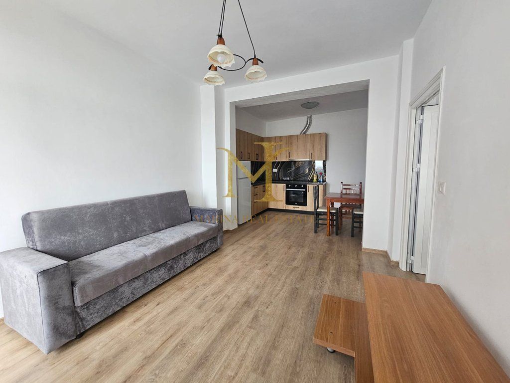 APARTAMENT 1+1 TE STACIONI I TRENIT DURRES!