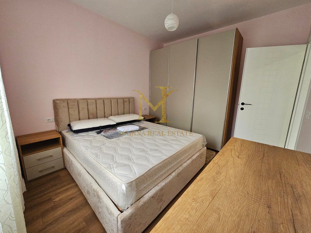APARTAMENT ME QERA TE TREGU INDUSTRIAL 525€!