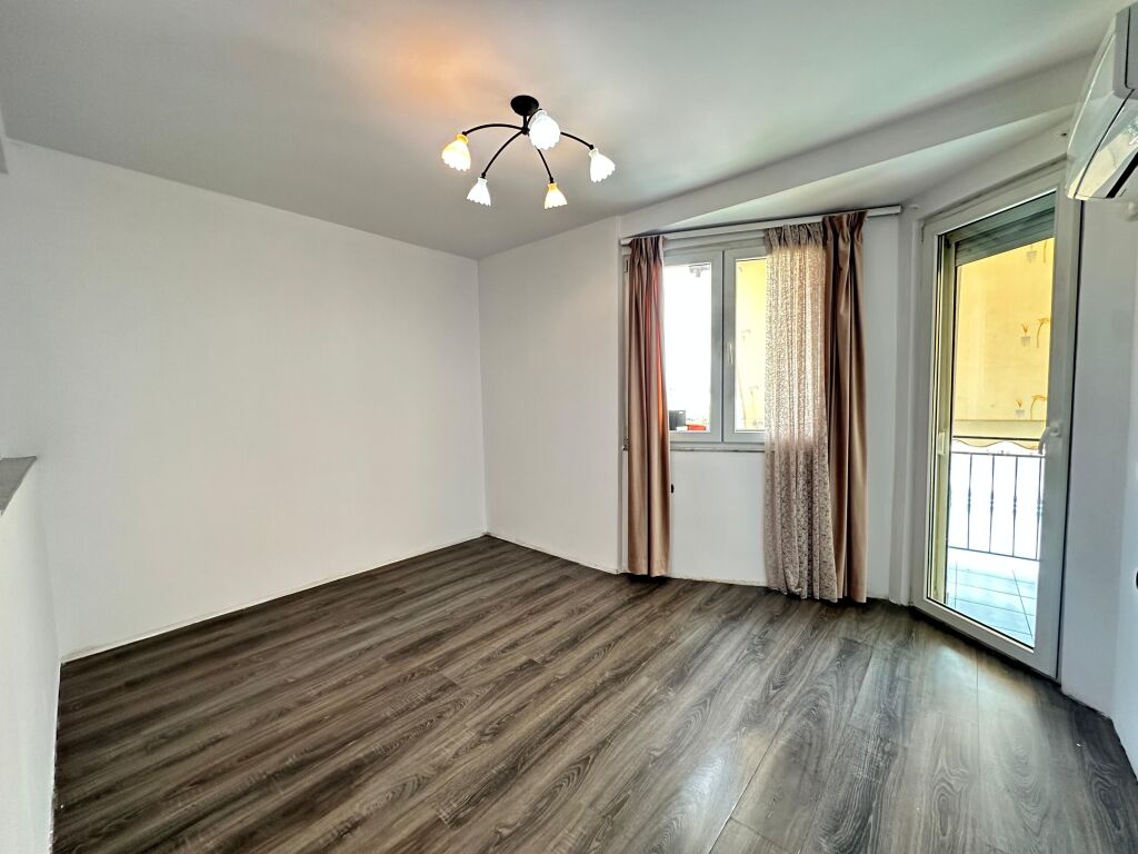 Apartment 2+1 for sale in Fusha e Aviacionit