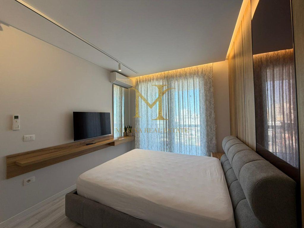 JEPET ME QERA APARTAMENT 1+1 NE DURRES STACIONI TRENIT!