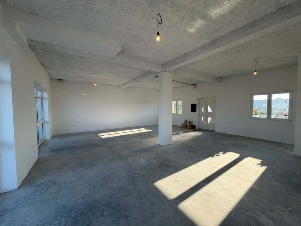 JEPET ME QIRA AMBIENT BIZNESI PER MAGAZINE - KASHAR, TIRANE