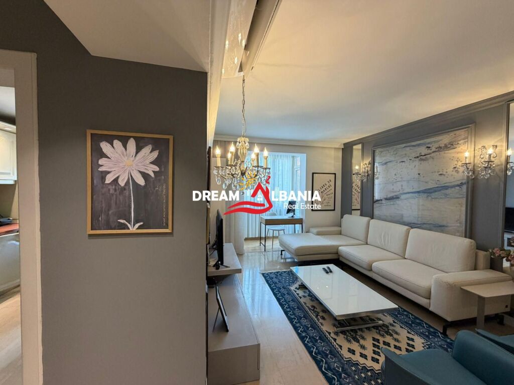 Jepet me qera super apartament 3+1+2 ne rrugen e Durresit prane Ambasades Polake (ID 4239092)