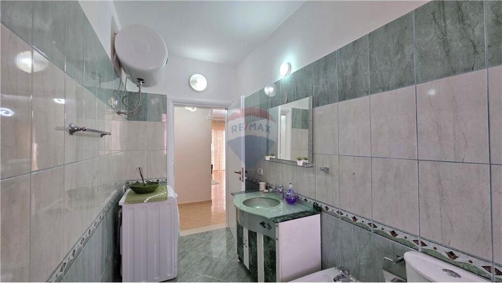 Apartament 2+1+2 për Shitje – Rr. e Çipajve, Vlorë