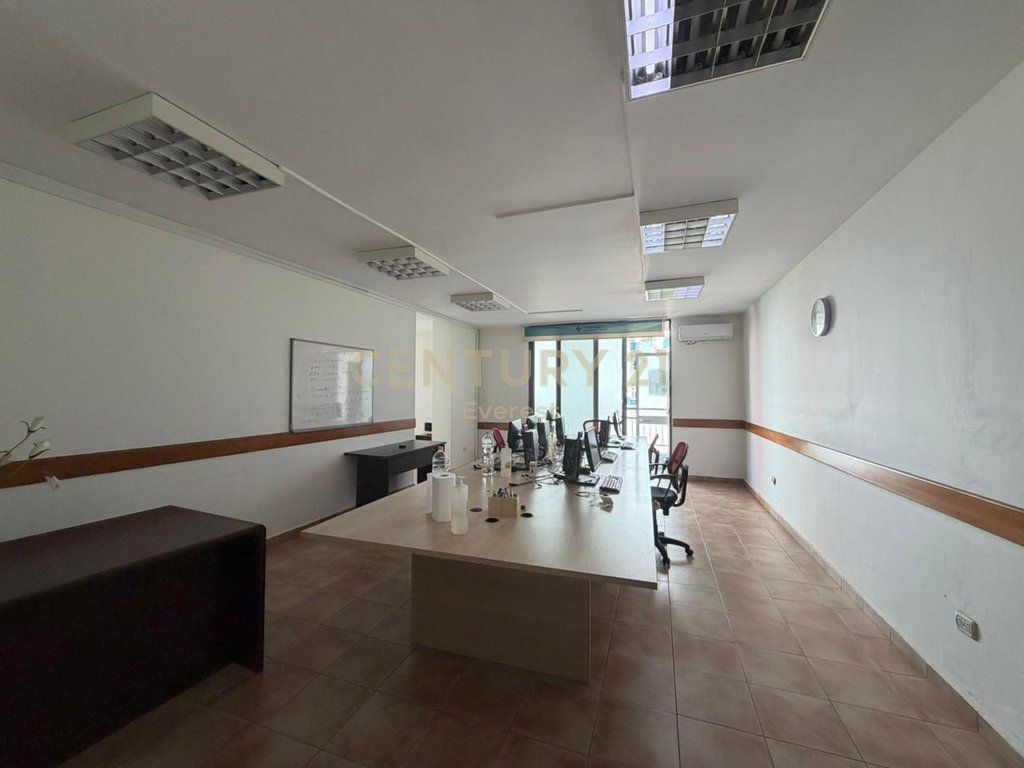 ISH EKSPOZITA - NJESI KOMERCIALE PER QIRA