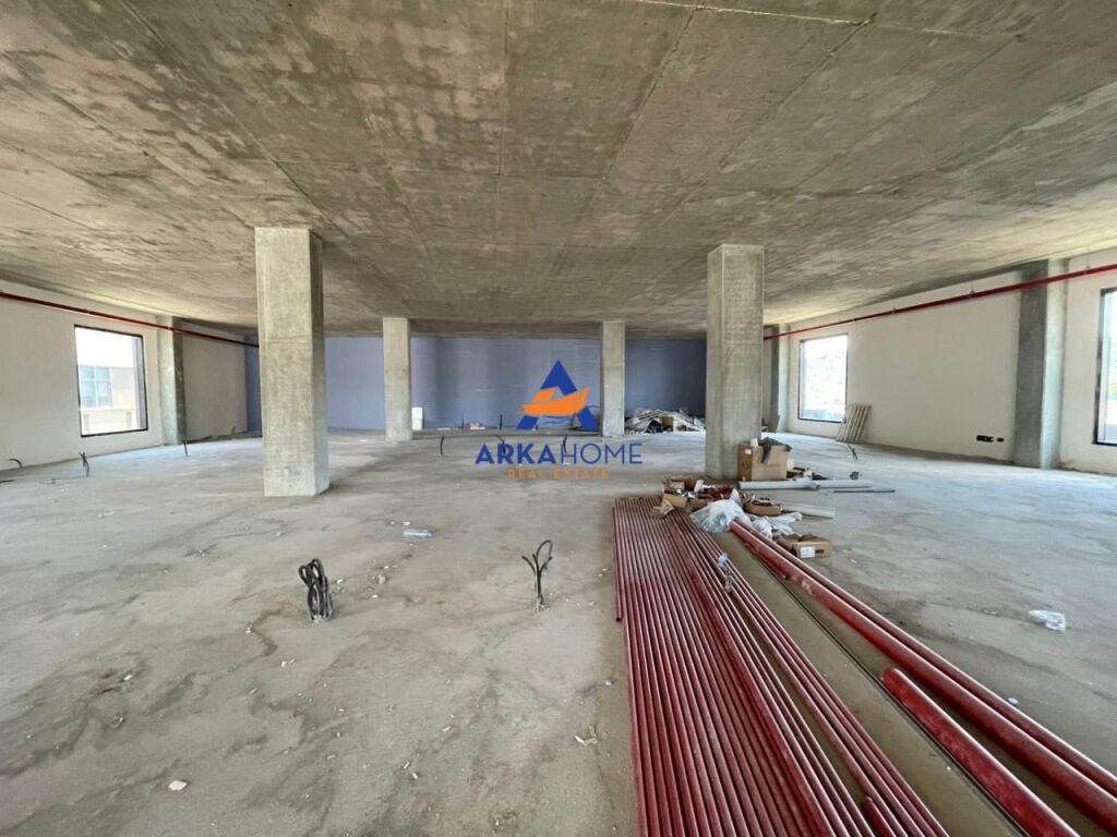 BUSINESS PREMISES / OFFICE FOR RENT 830M2 "TEK TEG" 16000 EURO