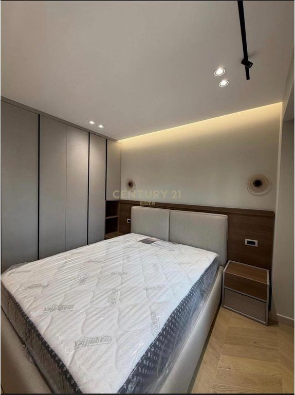 Apartament 1+1 Me Qira në Myslym Shyri, Tiranë – 1000€ Bruto | 65 m²