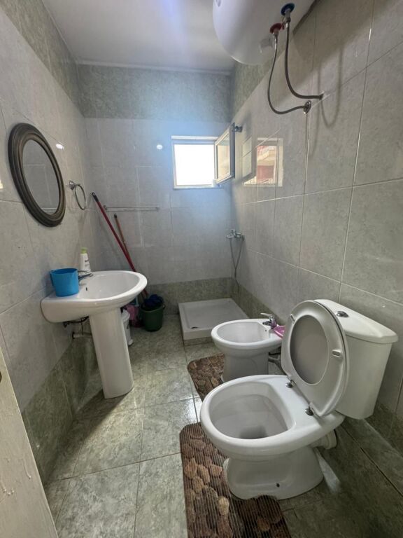 Jepet me qera apartament 2+1 tek Fusha e Aviacionit