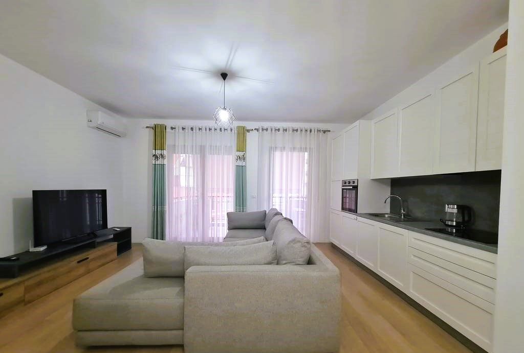 OFROJ PER QIRA APARTAMENT 1+1 NE KOMPLEKSIN DELIJORGJI!