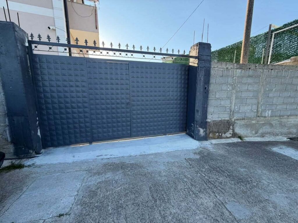 JEPET ME QIRA AMBIENT BIZNESI PER MAGAZINE - KASHAR, TIRANE