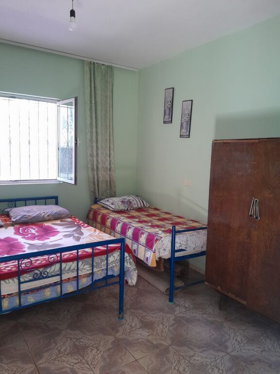 1+1,27.000 lek,Mbrapa Skrapit, Fundi Rruges Burgut