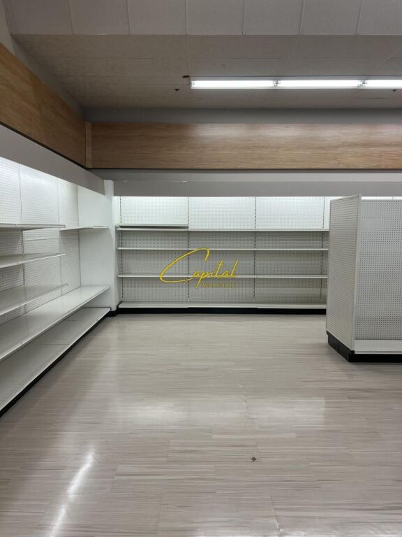 NEGOZIO IN AFFITTO 60 M2 CENTRO 2.500 EURO