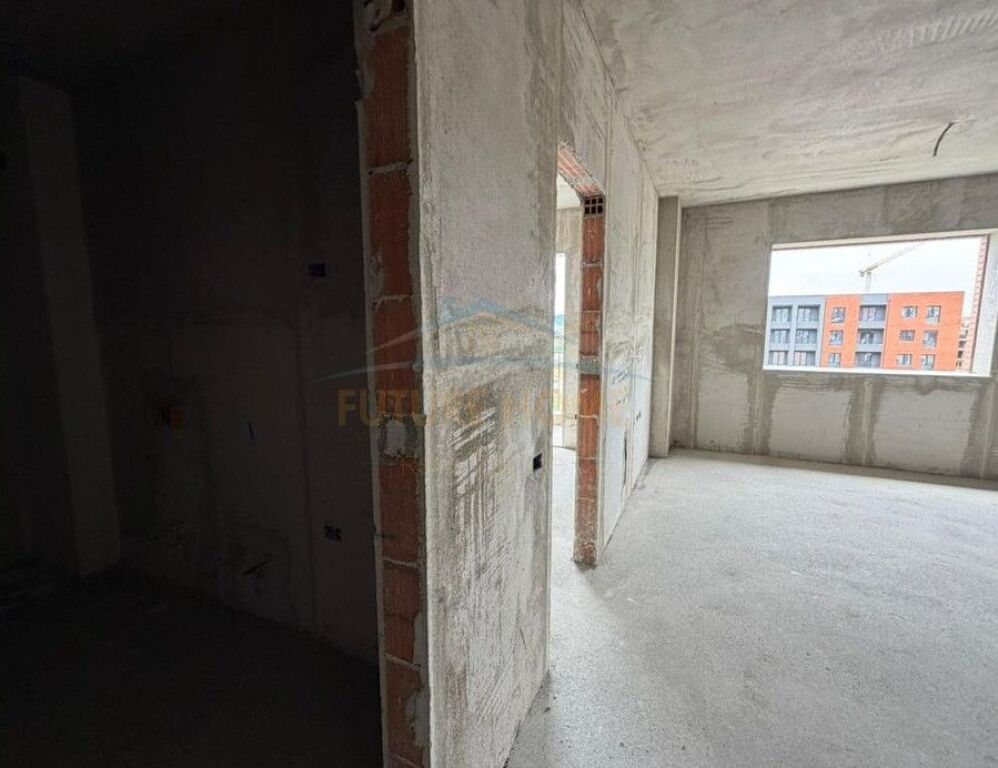 Shitet, Apartament 1+1, Paskuqan, Tiranë.