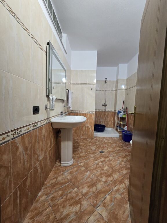 JEPET ME QIRA APARTAMENT 2+1+2 NE DURRES !