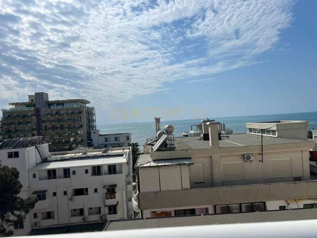 Jepet me qera apartament 2+1 shume prane detit ne Golem , Durres!!