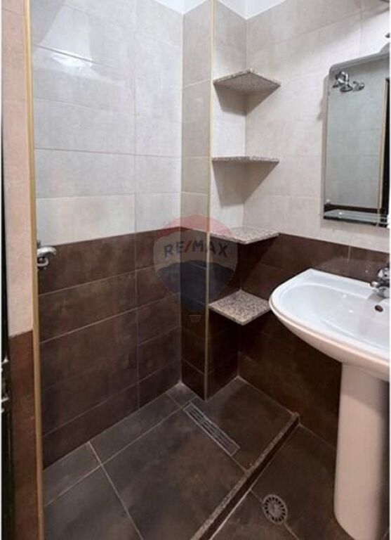 Zyre per Qira 📍Bulevardi Zogu i pare