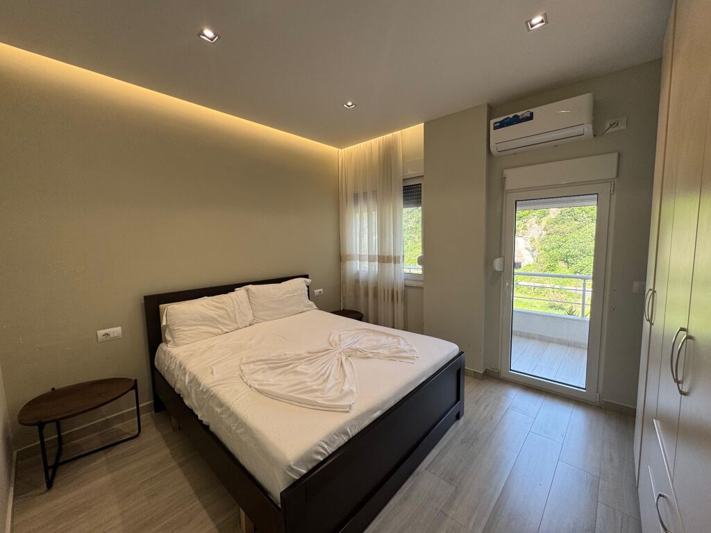 Jepet apartament me qera 1+1